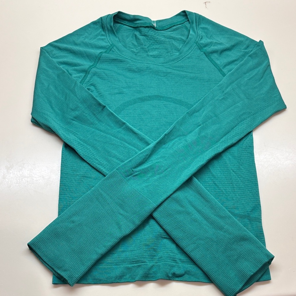 lululemon athletica green Long Sleeve Top